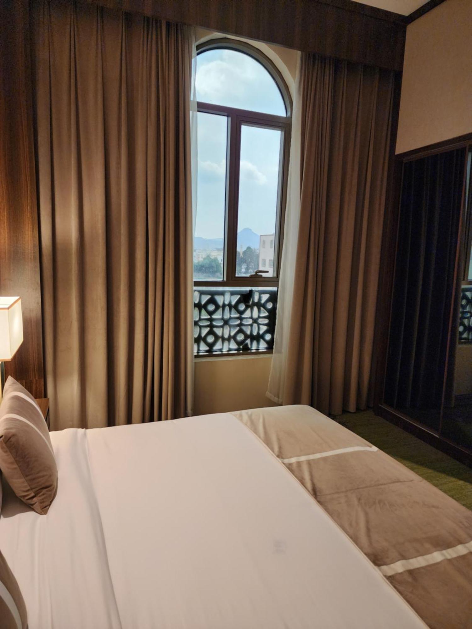 Azar Hotel Ahad Rafidah Exterior photo